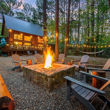 Hickory Bear - Cabin Surrounded By Pines, Sleeps 10, Hot Tub, Fire Pit, Arcade, Foosball Table & Deck Slide Броукън Боу Екстериор снимка