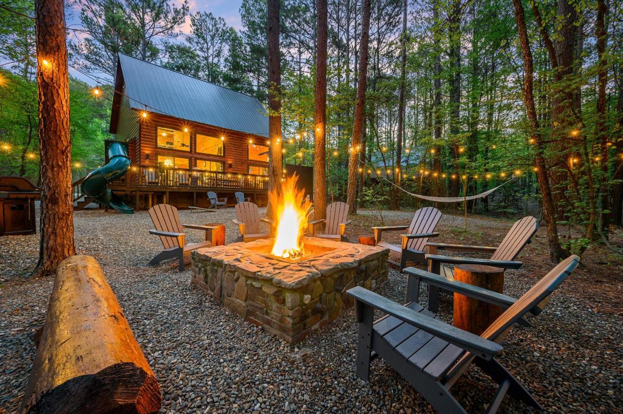 Hickory Bear - Cabin Surrounded By Pines, Sleeps 10, Hot Tub, Fire Pit, Arcade, Foosball Table & Deck Slide Броукън Боу Екстериор снимка
