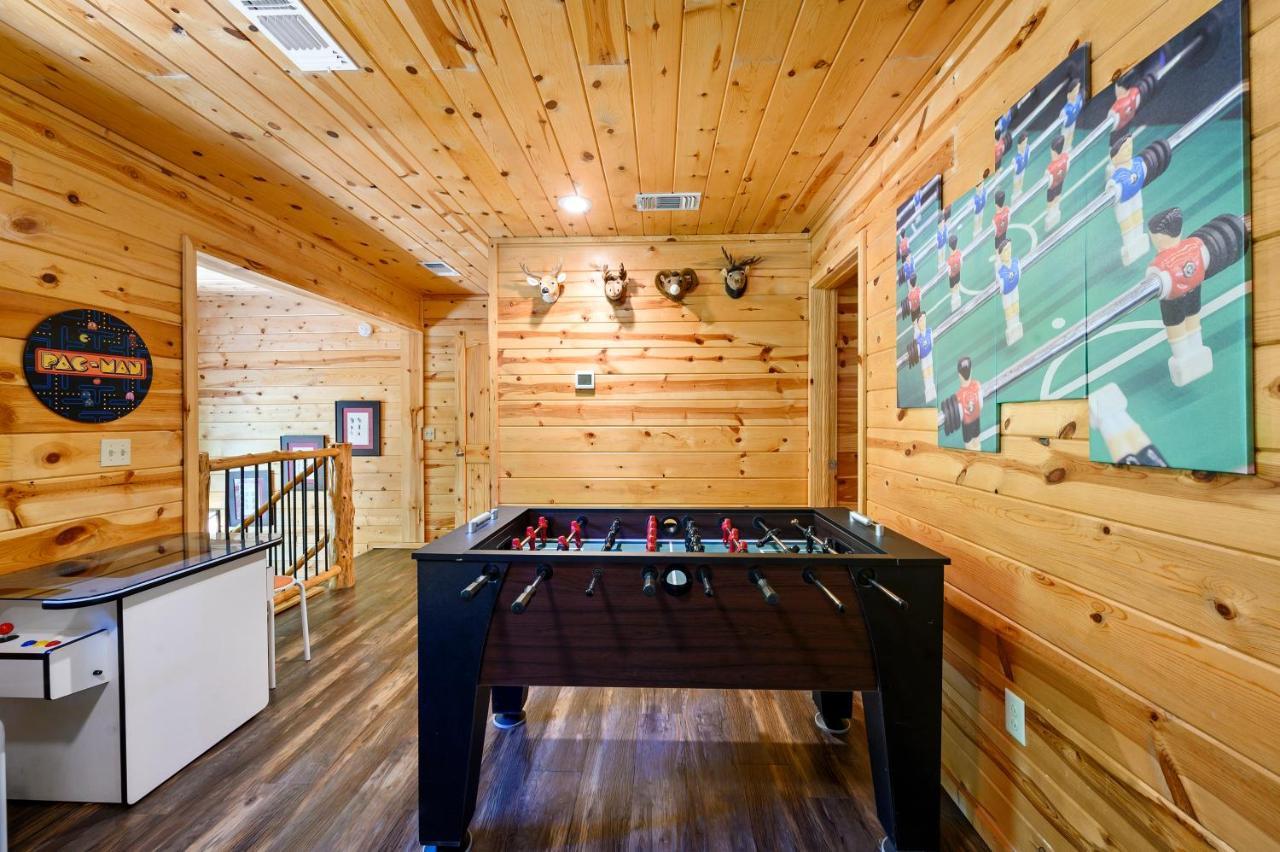 Hickory Bear - Cabin Surrounded By Pines, Sleeps 10, Hot Tub, Fire Pit, Arcade, Foosball Table & Deck Slide Броукън Боу Екстериор снимка
