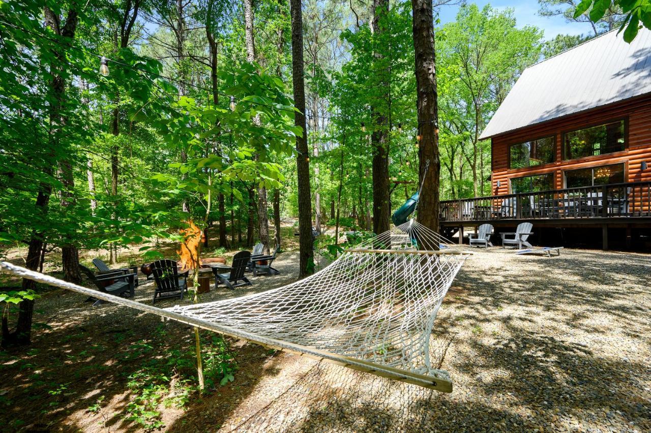 Hickory Bear - Cabin Surrounded By Pines, Sleeps 10, Hot Tub, Fire Pit, Arcade, Foosball Table & Deck Slide Броукън Боу Екстериор снимка