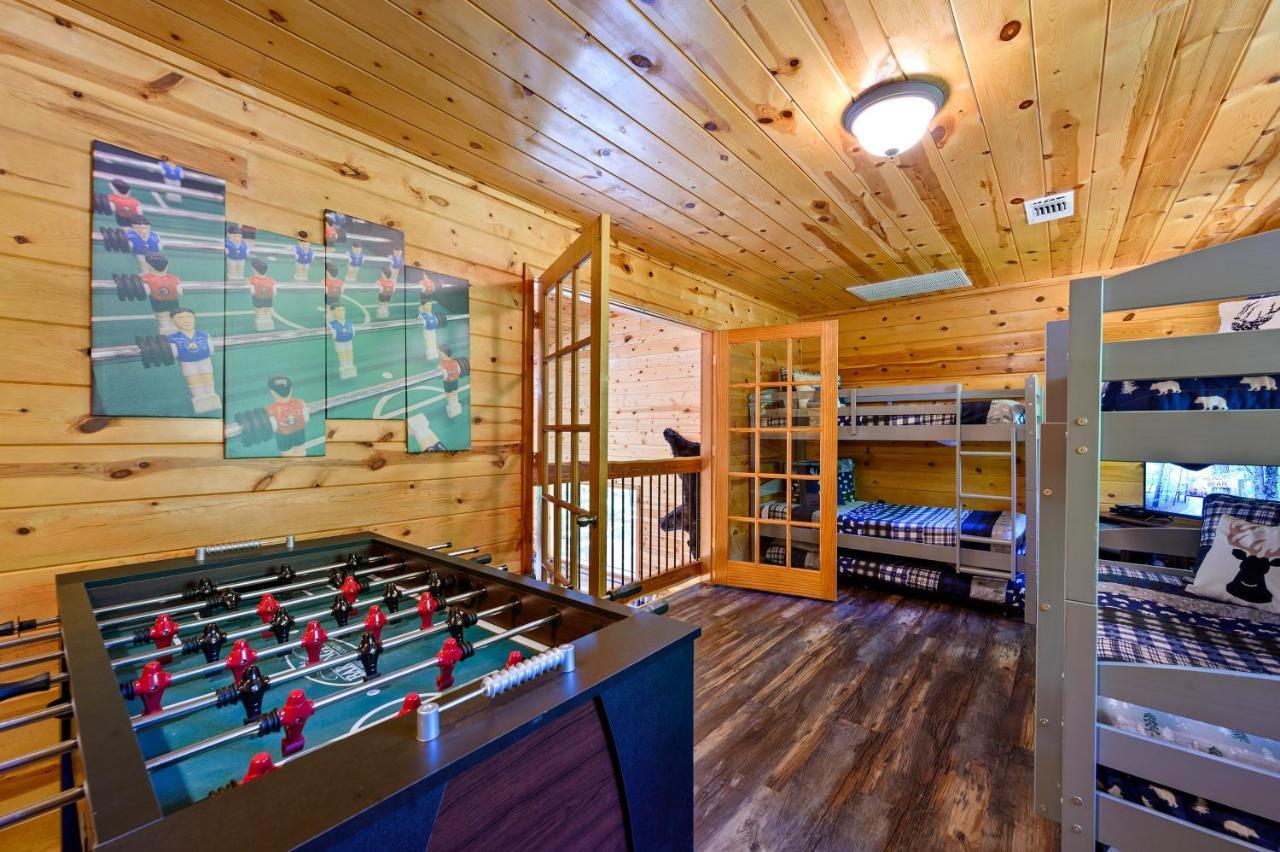 Hickory Bear - Cabin Surrounded By Pines, Sleeps 10, Hot Tub, Fire Pit, Arcade, Foosball Table & Deck Slide Броукън Боу Екстериор снимка