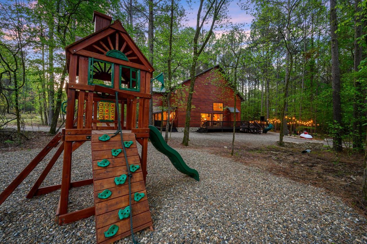 Hickory Bear - Cabin Surrounded By Pines, Sleeps 10, Hot Tub, Fire Pit, Arcade, Foosball Table & Deck Slide Броукън Боу Екстериор снимка