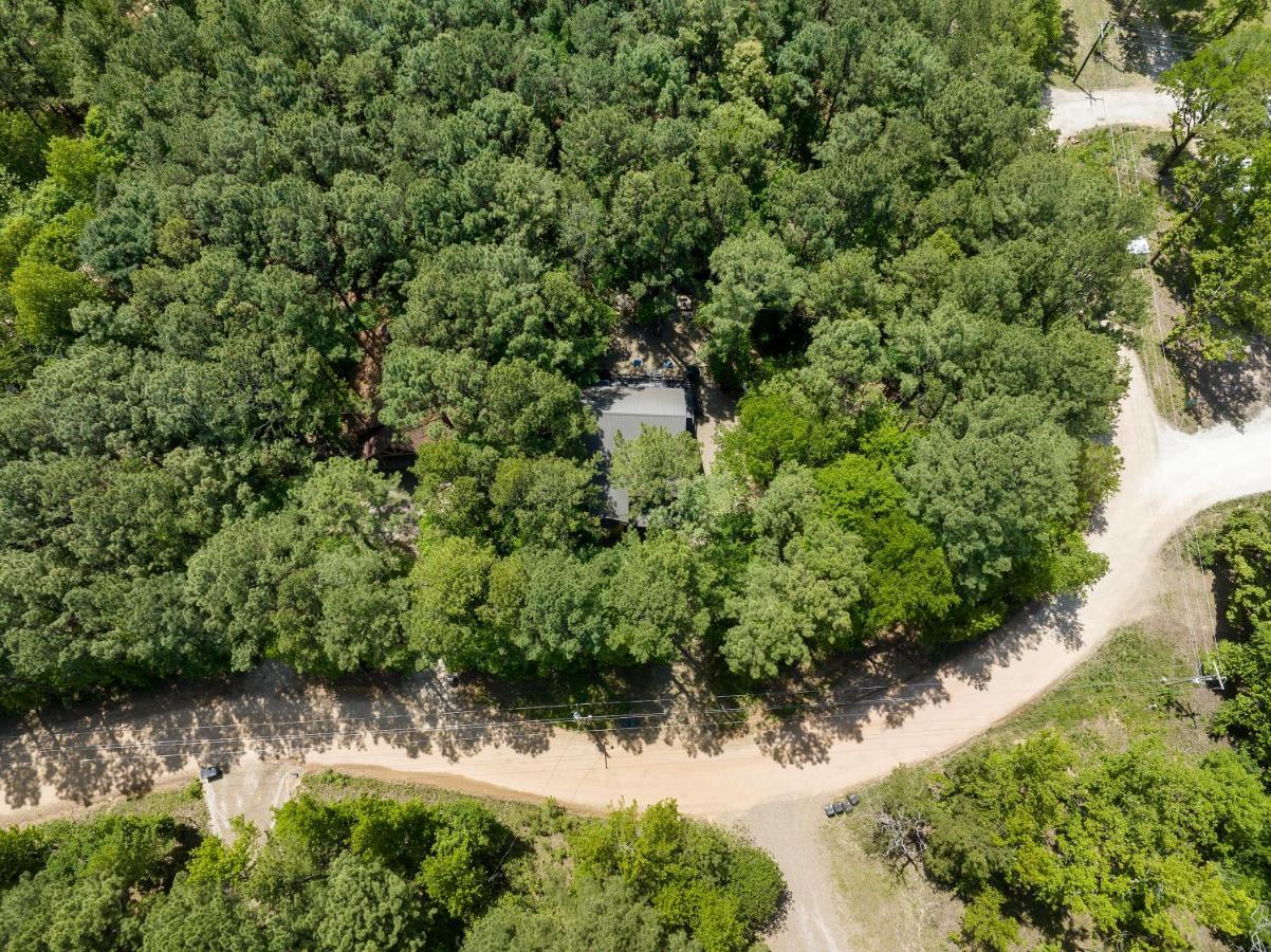 Hickory Bear - Cabin Surrounded By Pines, Sleeps 10, Hot Tub, Fire Pit, Arcade, Foosball Table & Deck Slide Броукън Боу Екстериор снимка