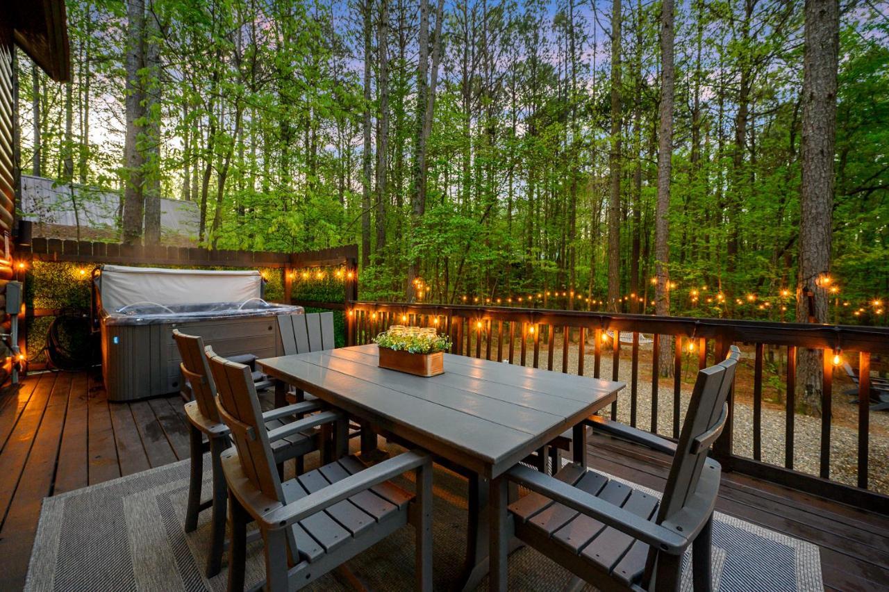 Hickory Bear - Cabin Surrounded By Pines, Sleeps 10, Hot Tub, Fire Pit, Arcade, Foosball Table & Deck Slide Броукън Боу Екстериор снимка