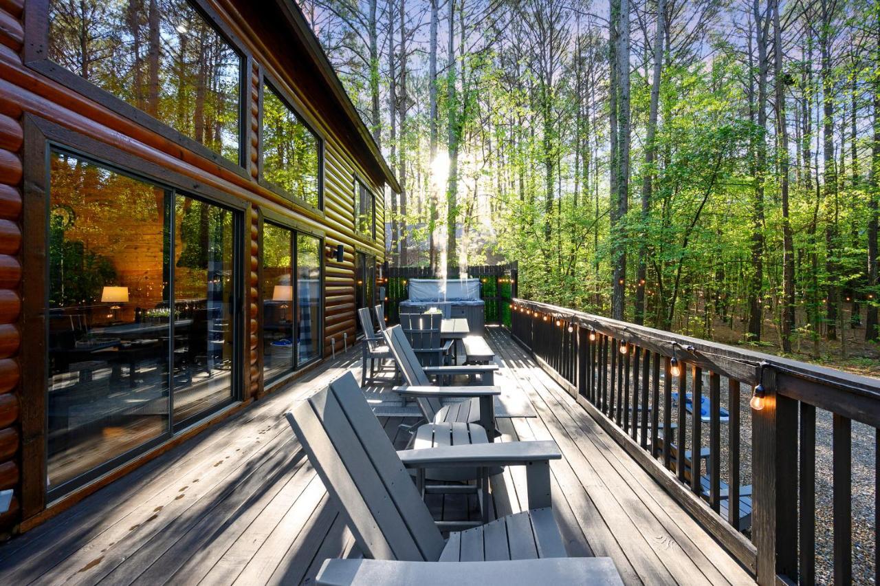 Hickory Bear - Cabin Surrounded By Pines, Sleeps 10, Hot Tub, Fire Pit, Arcade, Foosball Table & Deck Slide Броукън Боу Екстериор снимка
