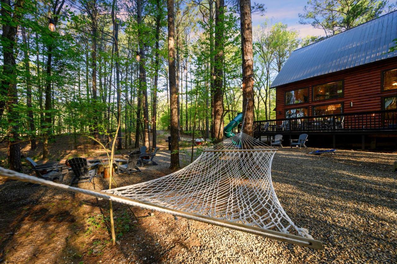 Hickory Bear - Cabin Surrounded By Pines, Sleeps 10, Hot Tub, Fire Pit, Arcade, Foosball Table & Deck Slide Броукън Боу Екстериор снимка
